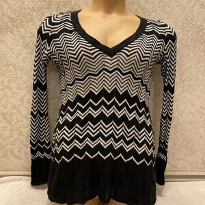 White House Black Market Black and White Chevron Sweater